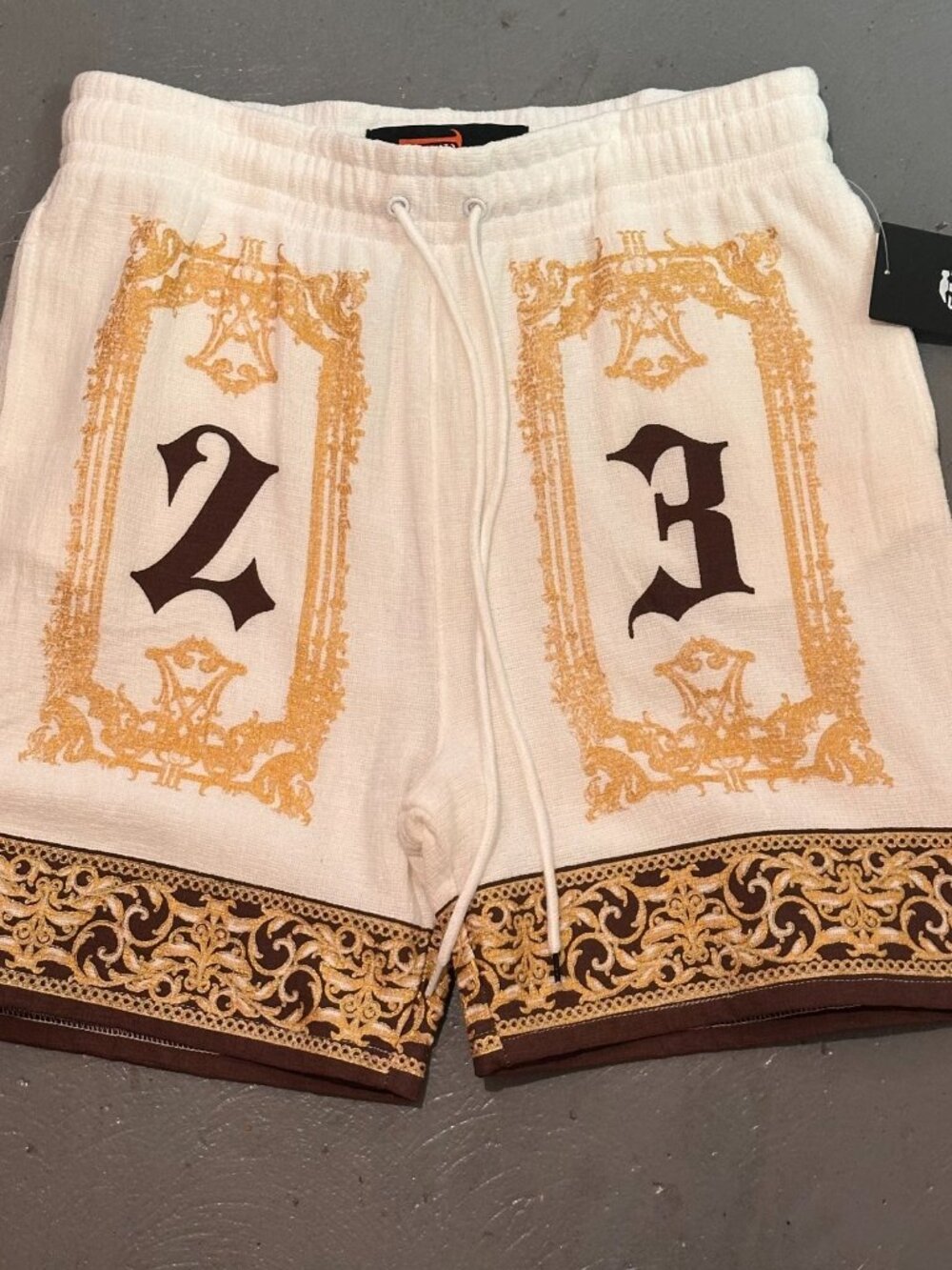Copper Rivet Men's Shorts Large Cream Gold Baroque 23 Drawstring Streetwear